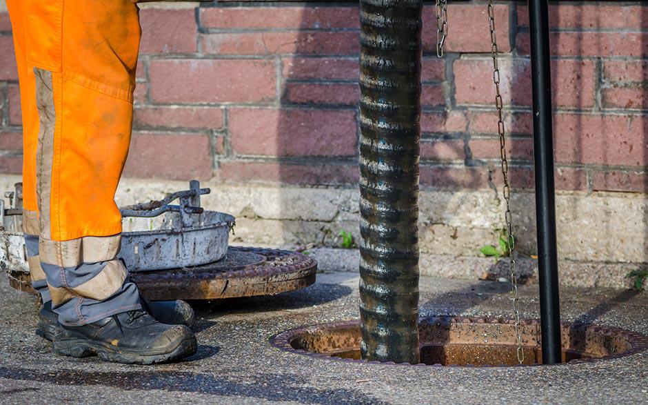 comment déboucher une canalisation de wc Paris 5